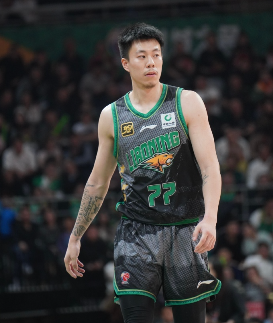 多赢!张镇麟600万顶薪加盟上海男篮,辽宁获可观转会费+2年轻球员